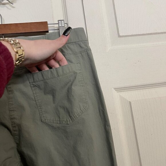Chico's Womens Green Elastic Waist Pockets Convertible High Rise Pants Large/12 - Picture 6 of 10